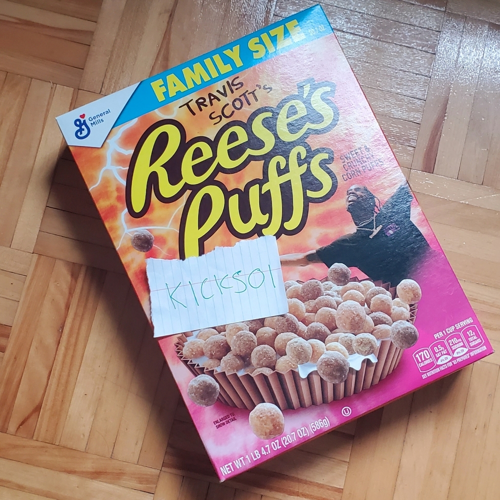 Travis scott Reese Puffs Family Size